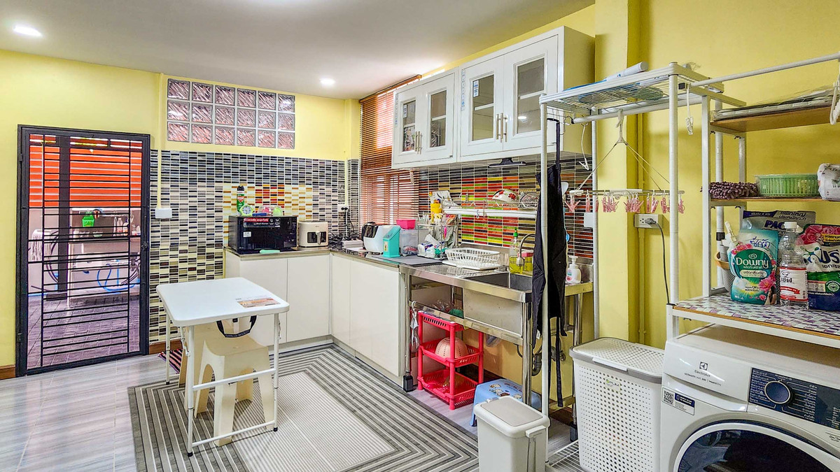 ขายบ้านเชียงใหม่ : บ้านเดี่ยว 2 ชั้น ปรับปรุงใหม่ พร้อมเข้าอยู่ ย่านวัดเกต