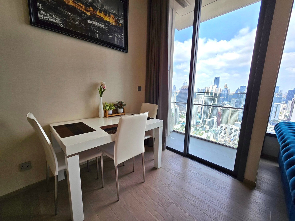 For RentCondoSukhumvit, Asoke, Thonglor : Condo for rent, The Esse Asoke, fully furnished. Ready to move in, beautiful view, no buildings blocking it.