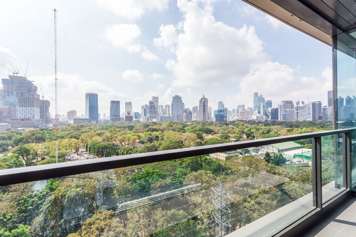 คอนโดวิทยุ ชิดลม หลังสวน : Sindhorn Tonson Sell/Rent: 1bed 1bath 87sqm. Sell: 21,900,000 Rent: 120,000/mth. Am: 0656199198