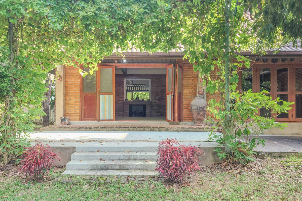 ขายบ้านเชียงใหม่ : บ้านรีสอร์ตหลายหลัง บนที่ดินขนาดใหญ่ ร่มรื่น ใกล้สนามบิน หนองควาย, เชียงใหม่