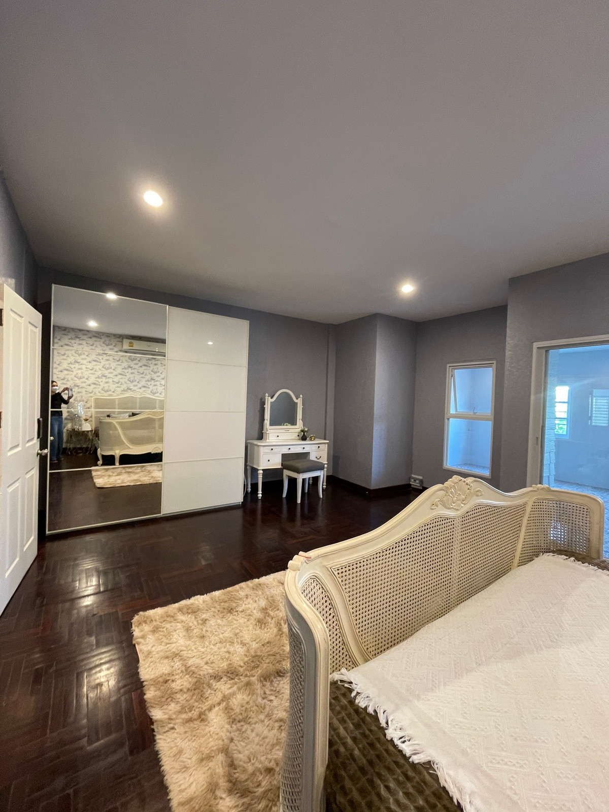 For RentShop HousePattanakan, Srinakarin : 3-storey commercial building for rent, next to Krungthep Kreetha Road, Soi 7, size 26 square meters, upper floor has 5 bedrooms, suitable for doing business. Beauty Clinic, Spa / Wellness, Full Service Beauty Salon Homey style cafe