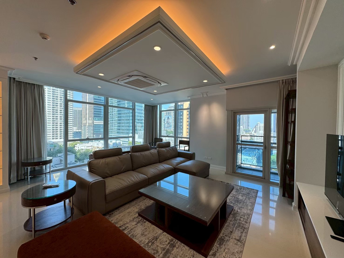 For RentCondoWitthayu, Chidlom, Langsuan, Ploenchit : Luxury 3-Bedroom Condo, Newly Renovated with Beautiful View – Ploenchit ** NO CO-AGENT ** 