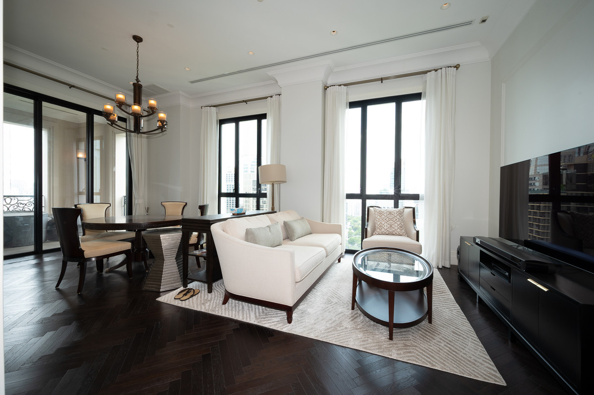 ให้เช่าคอนโดวิทยุ ชิดลม หลังสวน : 🔥𝙍𝙖𝙧𝙚 𝙍𝙚𝙣𝙩𝙖𝙡 𝙋𝙧𝙞𝙘𝙚🔥𝟗𝟖 𝐖𝐢𝐫𝐞𝐥𝐞𝐬𝐬 | Fully Furnished | ห้องชั้นสูง ราคาดี Prime Location ใจกลางถนนวิทยุ 