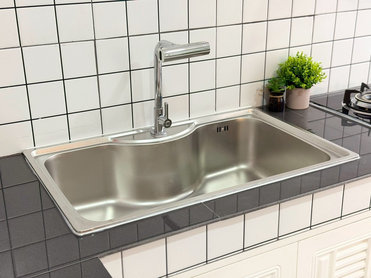 For SaleTownhomePattaya, Bangsaen, Chonburi : Siam Country Club - Soi Phonprapanimit 15 / 2 Bedrooms (FOR SALE) BEWN077