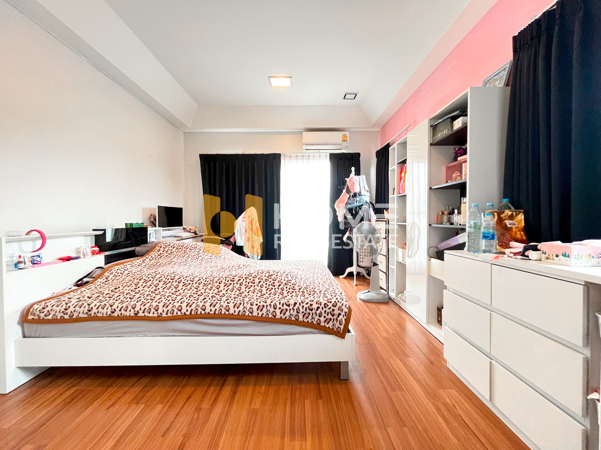 For SaleHouseLadkrabang, Suwannaphum Airport : Manthana Onnut - Wongwaen 4 / 3 Bedrooms (For Sale), Manthana Onnut - Wongwaen / 3 Bedrooms (FOR SALE) POON137