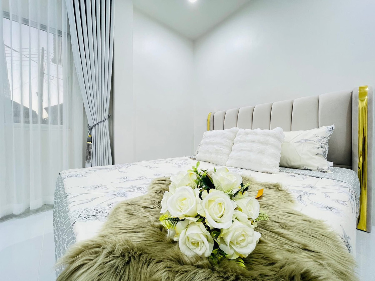 For SaleHousePattaya, Bangsaen, Chonburi : Ratanakorn Village 24 / 2 Bedrooms (FOR SALE) BEWN058