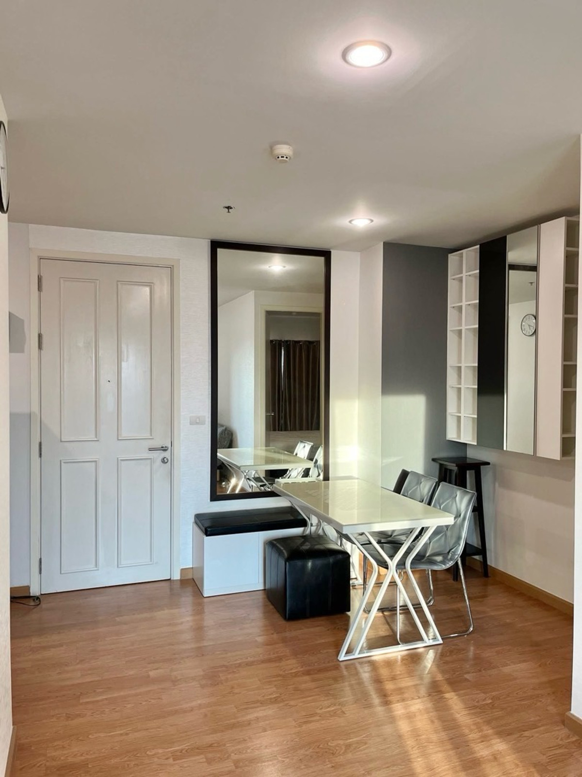 ให้เช่าคอนโดบางซื่อ วงศ์สว่าง เตาปูน : 📍โครงการ : The Parkland รัชดา - วงศ์สว่าง
🚝 ใกล้ : MRT สถานีวงศ์สว่าง 50 เมตร
💵 ราคาเช่า : 15,000 บาท / เดือน