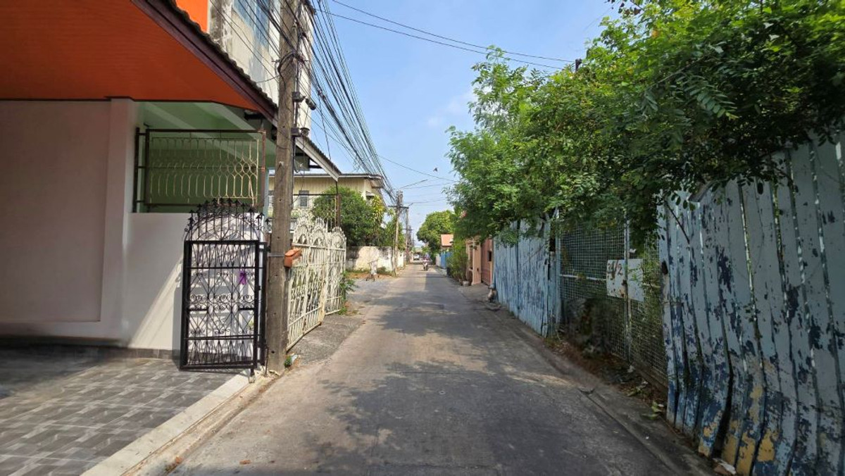 ขายทาวน์โฮมสระบุรี : ขายทาวน์เฮาส์ 2ชั้น พื้นที่ 16 ตร.ว. ถนนเทศบาล 3 ซอย 8 ต.ปากเพรียว อ.เมืองสระบุรี จ.สระบุรี ทำเลทองใจกลางเมืองสระบุรี