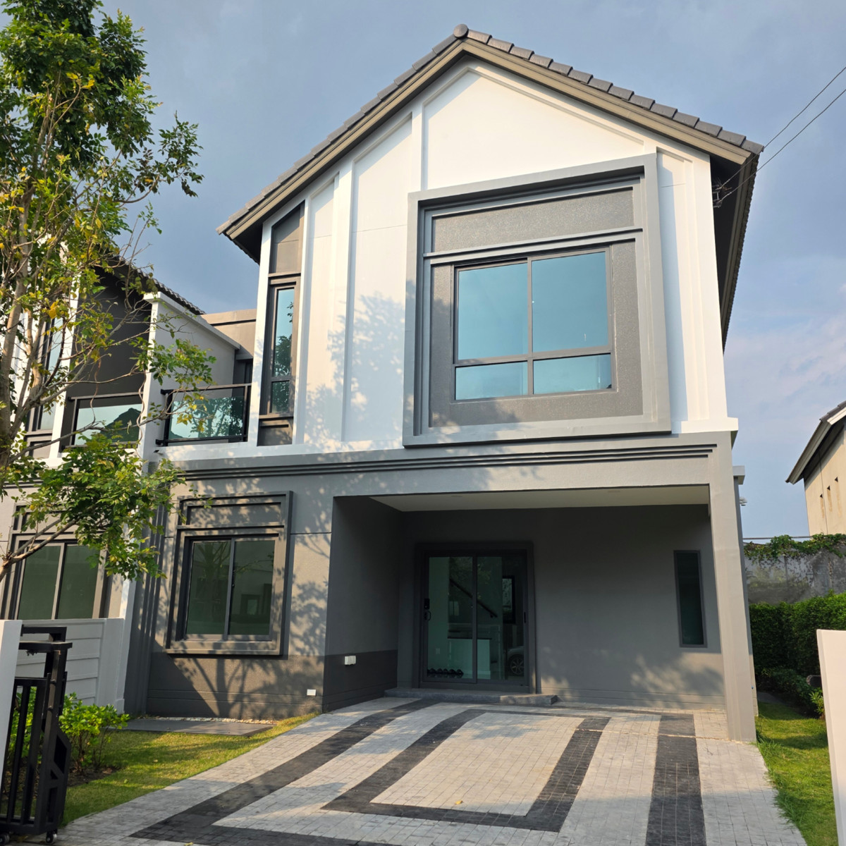 For SaleHouseSamut Prakan,Samrong : Budget not exceeding 7 million baht, you can own a house in the Bangna-Kingkaew area (next to the main road).