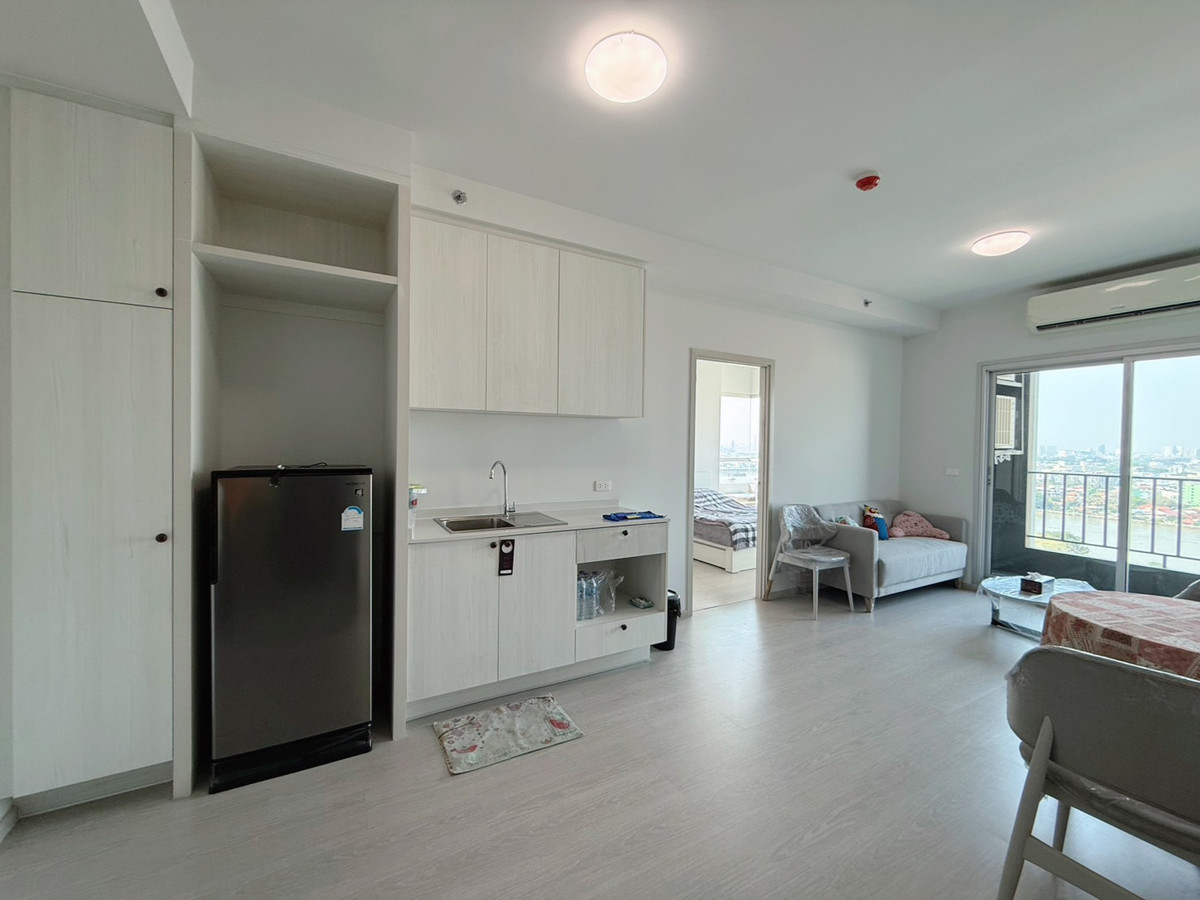 For SaleCondoBang Sue, Wong Sawang, Tao Pun : Condo for sale, Chapter One Shine Bangpo, Chapter One Shine Bangpo, near MRT Bang Pho Station, only about 800 meters.