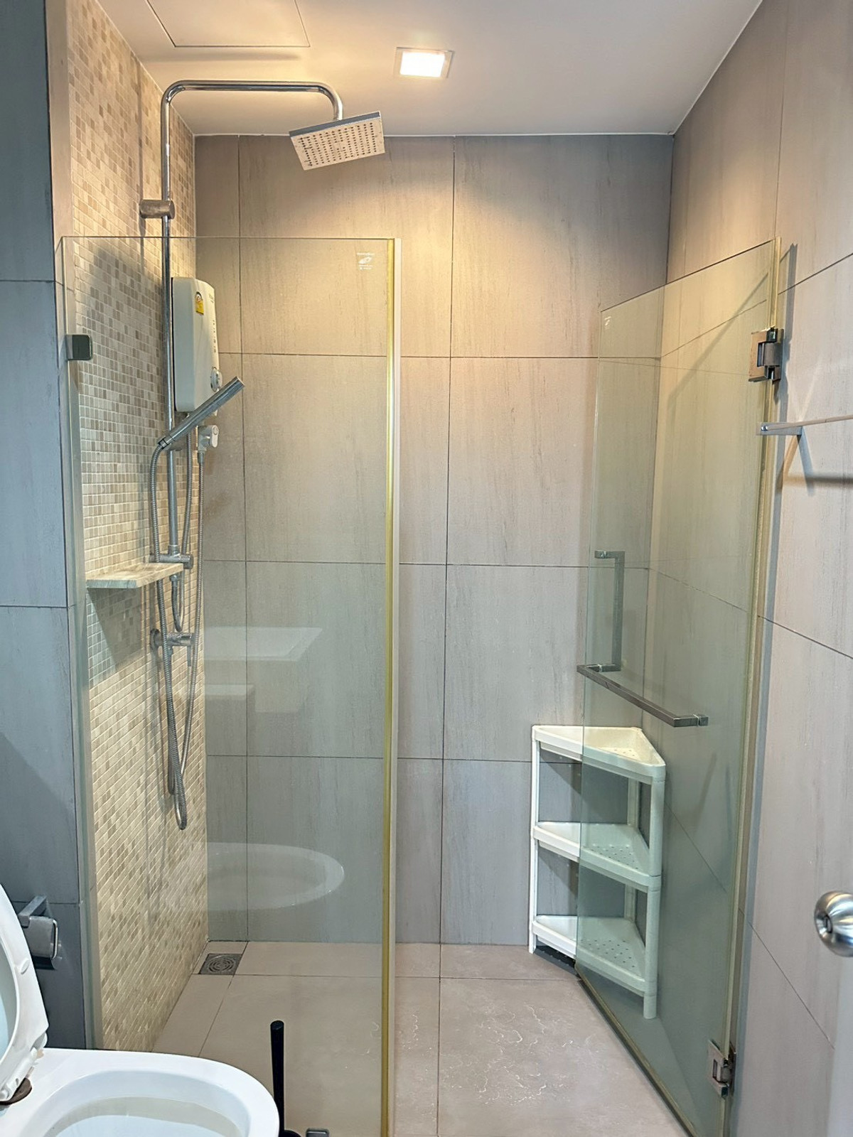 For RentCondoRattanathibet, Sanambinna : For rent, The Politant Rive, high floor, new room, fully furnished.