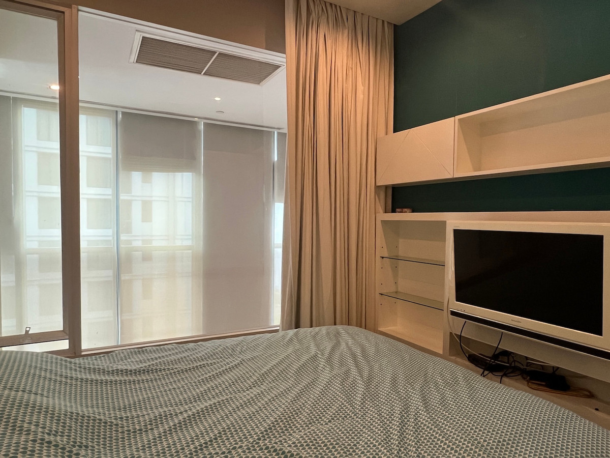 ขายคอนโดสุขุมวิท อโศก ทองหล่อ : คอนโด 2 ห้องนอน ดูแพล็กซ์ มีระเบียง ใกล้รถไฟฟ้าอโศก