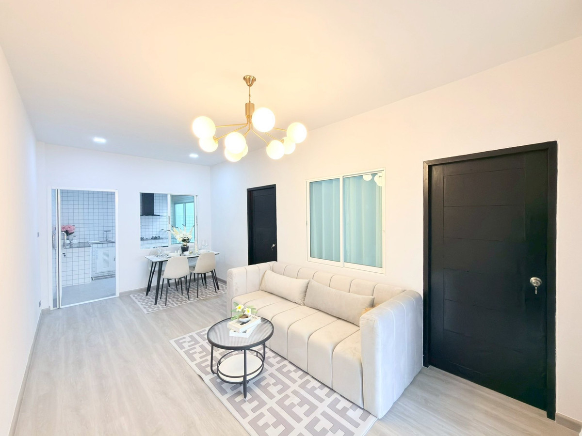 For SaleTownhomePattaya, Bangsaen, Chonburi : Siam Country Club - Soi Phonprapanimit 15 / 2 Bedrooms (FOR SALE) BEWN077