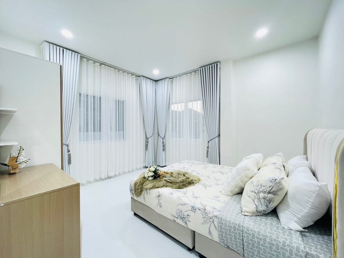 For SaleHousePattaya, Bangsaen, Chonburi : Ratanakorn Village 24 / 2 Bedrooms (FOR SALE) BEWN058