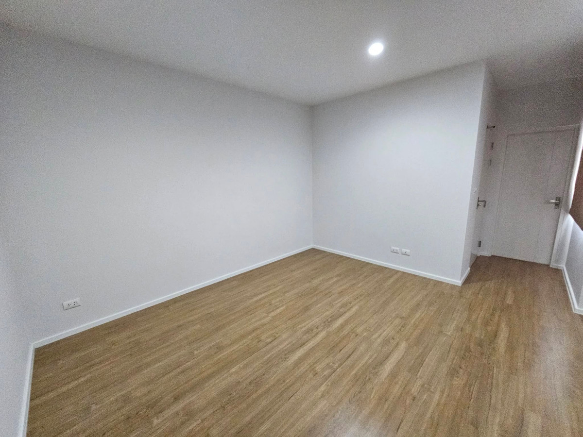 For SaleHousePattanakan, Srinakarin : Baan Klang Muang The Edition Rama 9 - Krungthep Kreetha / 4 Bedrooms (FOR SALE), Baan Klang Muang The Edition Rama 9 - Krungthep Kreetha / 4 Bedrooms (For Sale) BZD138