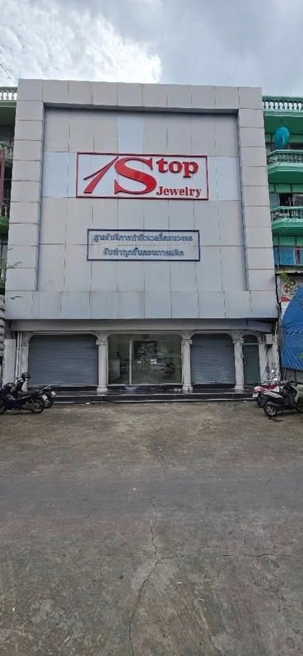 ให้เช่าอาคารพาณิชย์วงเวียนใหญ่ เจริญนคร : อาคารพาณิชย์ 3 คูหา 4.5 ชั้น ทำเลดี ติดถนน ให้เช่า ย่านตลาดพลู-ธนบุรี ใกล้ตลาดเฟิร์สวัน ตลาดพลู เพียง 550 เมตร