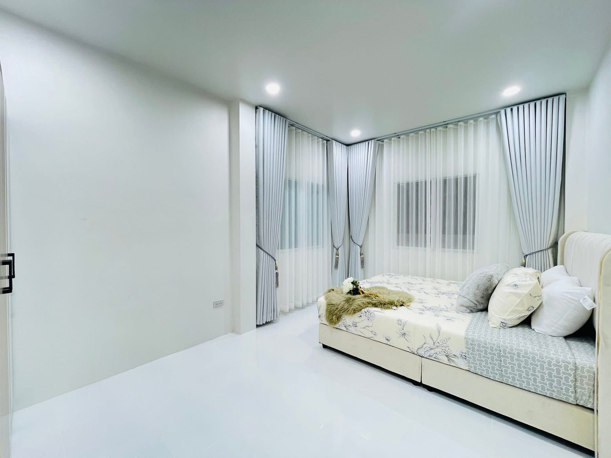 For SaleHousePattaya, Bangsaen, Chonburi : Ratanakorn Village 24 / 2 Bedrooms (FOR SALE) BEWN058