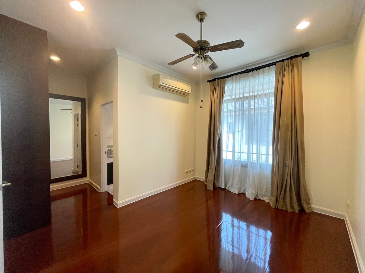 For RentHousePattanakan, Srinakarin : Single house for rent, Phatthanakan-Srinakarin, near Airport link Hua Mak, 5 bedrooms.