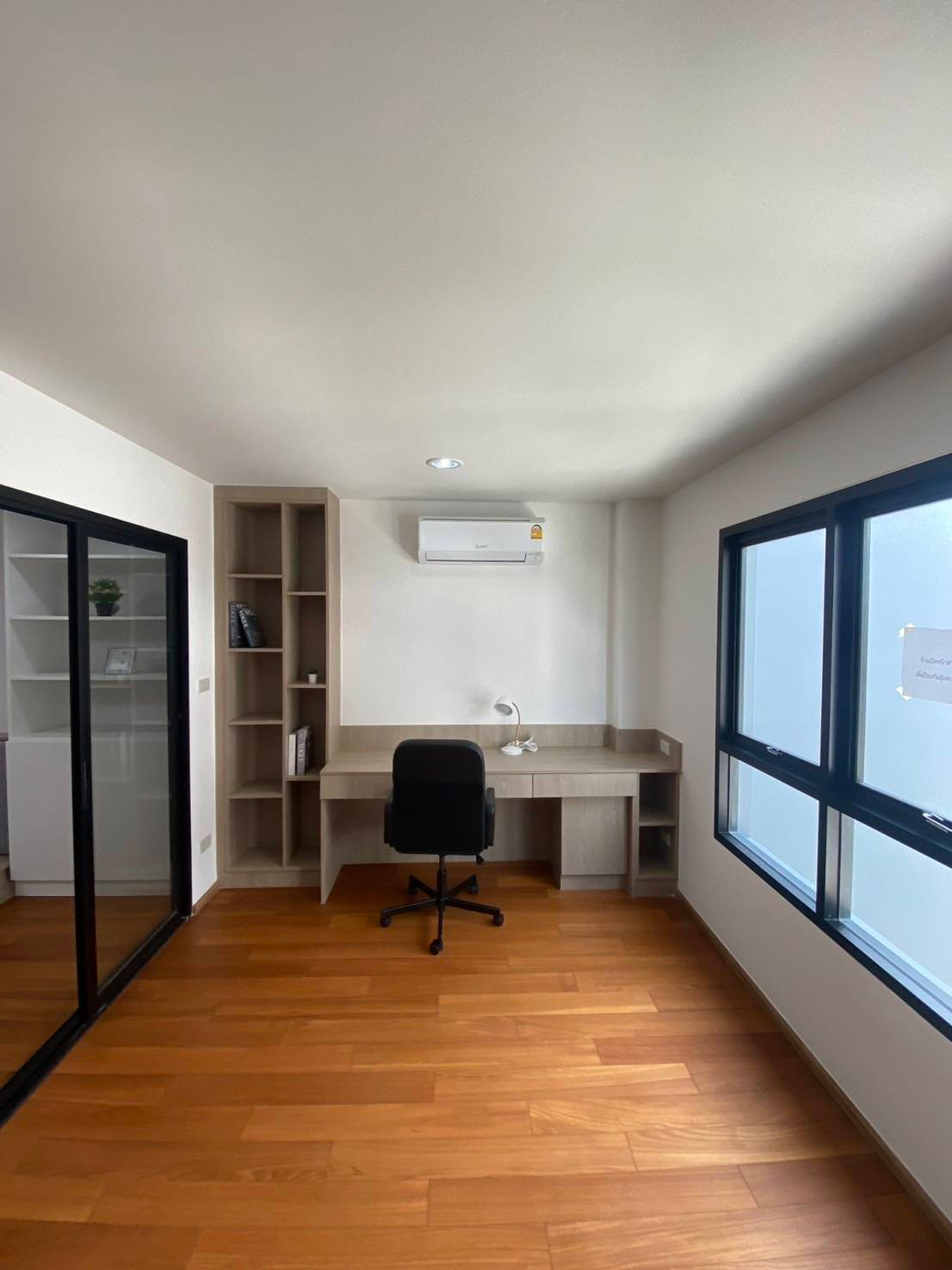 For SaleHouseOnnut, Udomsuk : ✨New house for sale in Pridi 14 area, 4 floors, 4 bedrooms, size 350 sq m., with furniture, has a built-in elevator, air conditioning throughout the house.