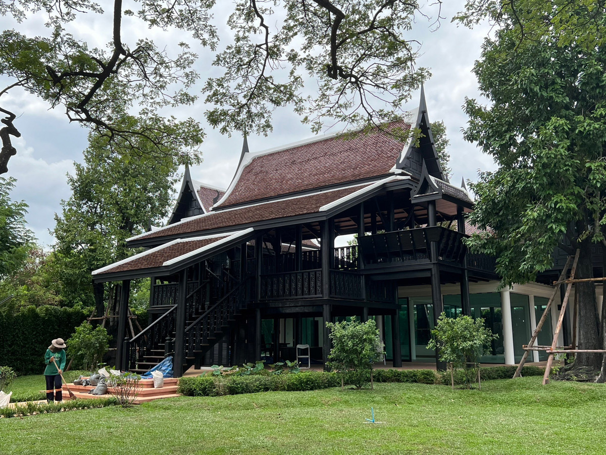For RentRetail SpaceKaset Nawamin,Ladplakao : Thai house for rent, 2nd floor, on Prasert Manukit Road. Suitable for spa business, Thai massage, restaurant.