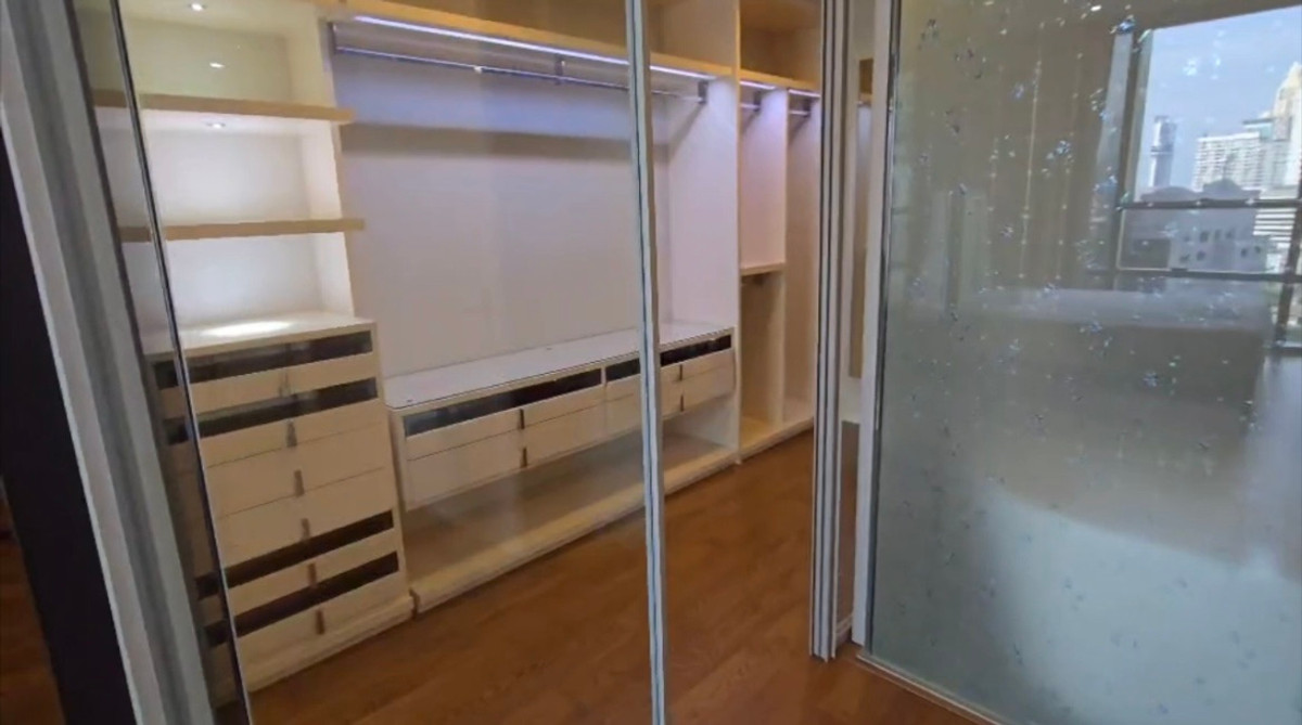 ให้เช่าคอนโดสาทร นราธิวาส : ปล่อยเช่าคอนโด เดอะ แบงค็อก สาทร ใกล้ BTS สุรศักดิ์ ห้องสวย Private Lift พร้อมเข้าอยู่