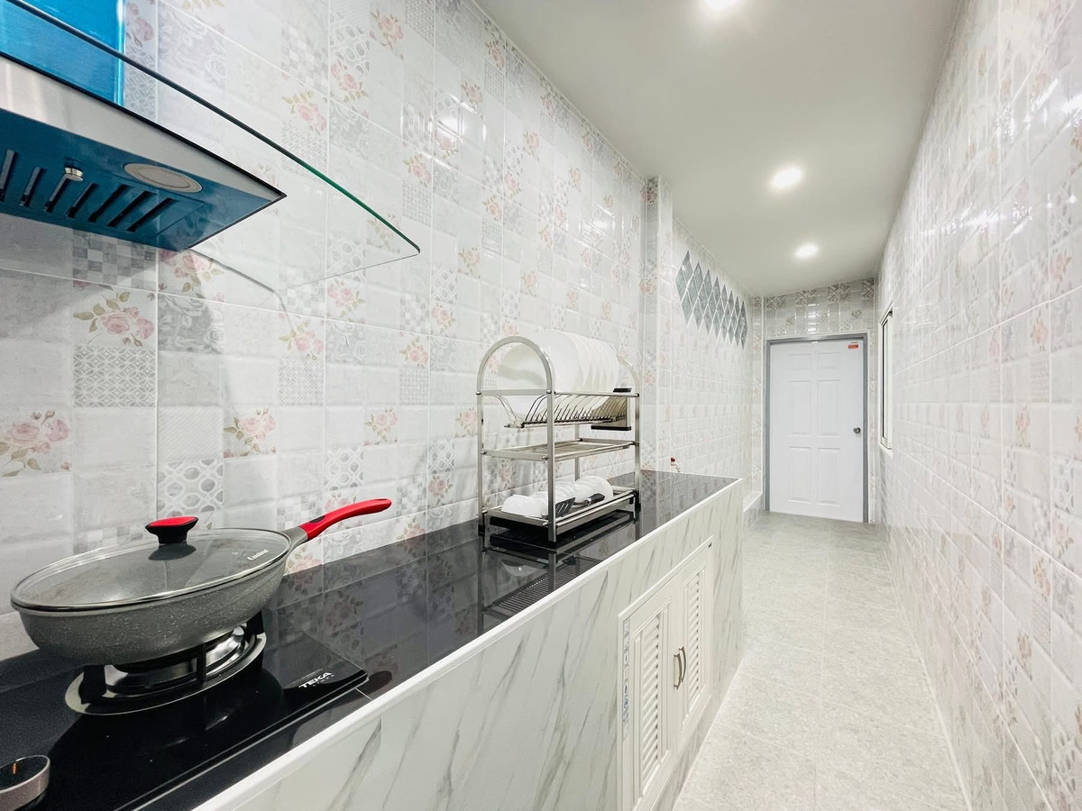 For SaleHousePattaya, Bangsaen, Chonburi : Ratanakorn Village 24 / 2 Bedrooms (FOR SALE) BEWN058