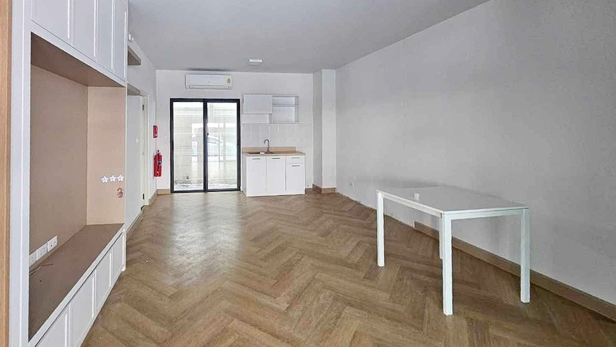 ขายทาวน์โฮมอ่อนนุช อุดมสุข : คุ้มสุดในโครงการ 🔥 บ้านกลางเมือง สุขุมวิท - อ่อนนุช / 3 ห้องนอน (ขายพร้อมผู้เช่า), Baan Klang Muang Sukhumvit - Onnut / 3 Bedrooms (SALE WITH TENENT) FON275