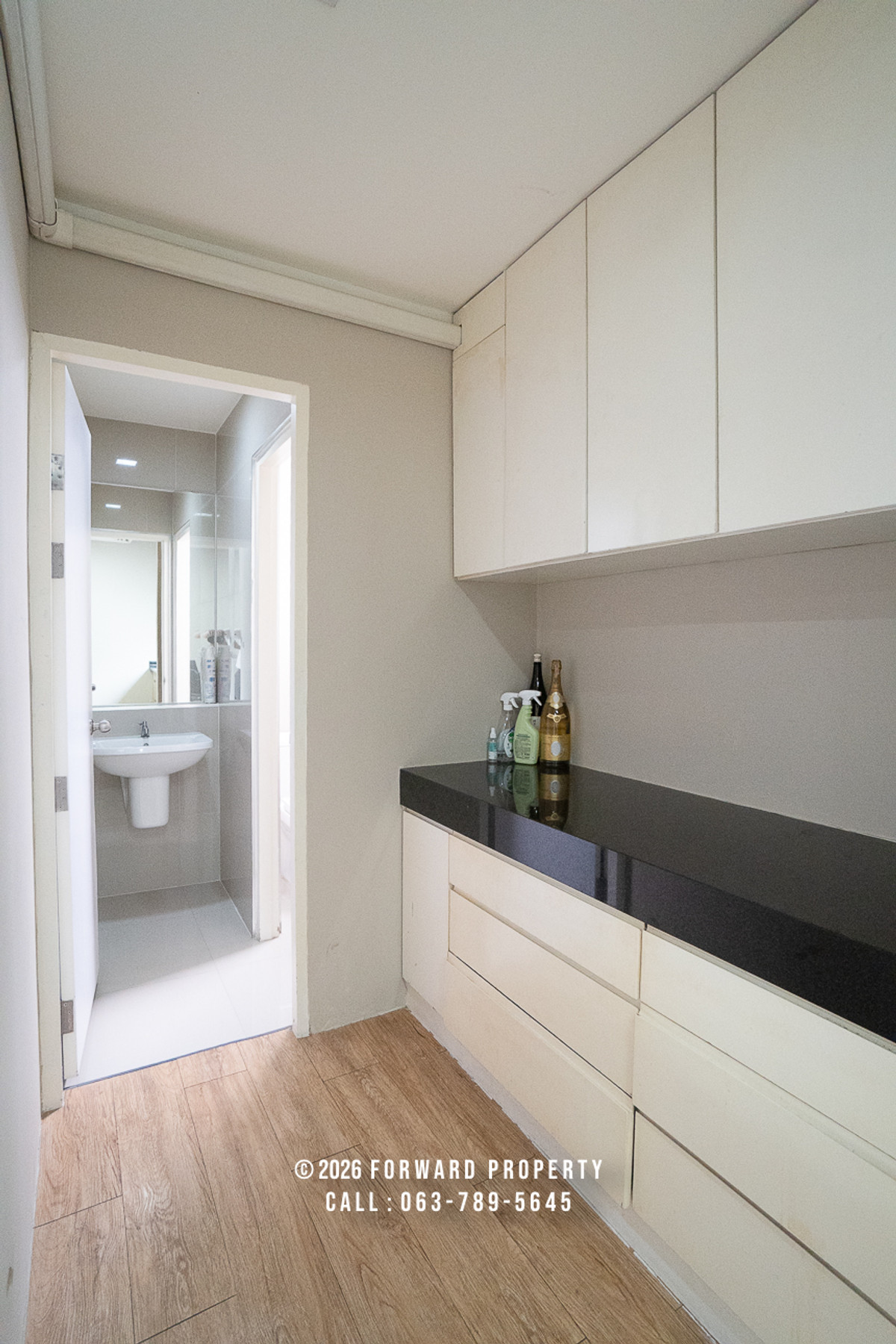 ให้เช่าโฮมออฟฟิศสุขุมวิท อโศก ทองหล่อ : ให้เช่าอาคาร 5 ชั้นทำเลทองหล่อ เหมาะสำหรับอยู่อาศัยหรือทำโฮมออฟฟิศ 