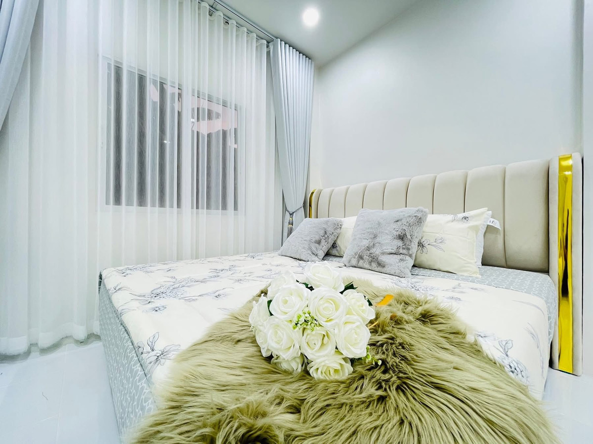 For SaleHousePattaya, Bangsaen, Chonburi : Ratanakorn Village 24 / 2 Bedrooms (FOR SALE) BEWN058