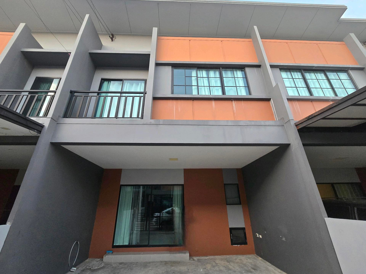 For RentTownhomePathum Thani,Rangsit, Thammasat : Townhome for rent, 2 floors, 22 sq m., located in the Siri Place project, Ratchaphruek Road 345, near Nuan Chawee Bridge. S. Rung Rueang Market