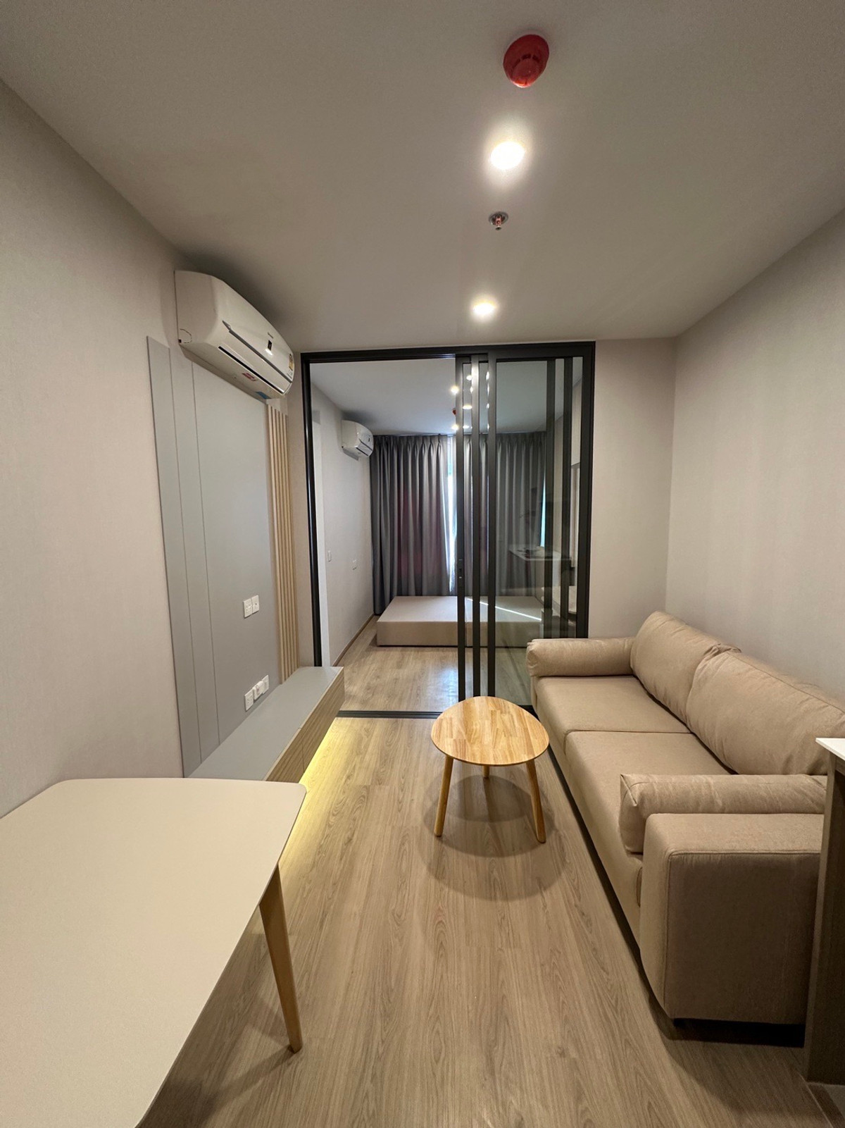 For RentCondoKhlongtoei, Kluaynamthai : Condo for rent Life Rama 4 - Asoke near MRT Queen Sirikit National Convention Center.