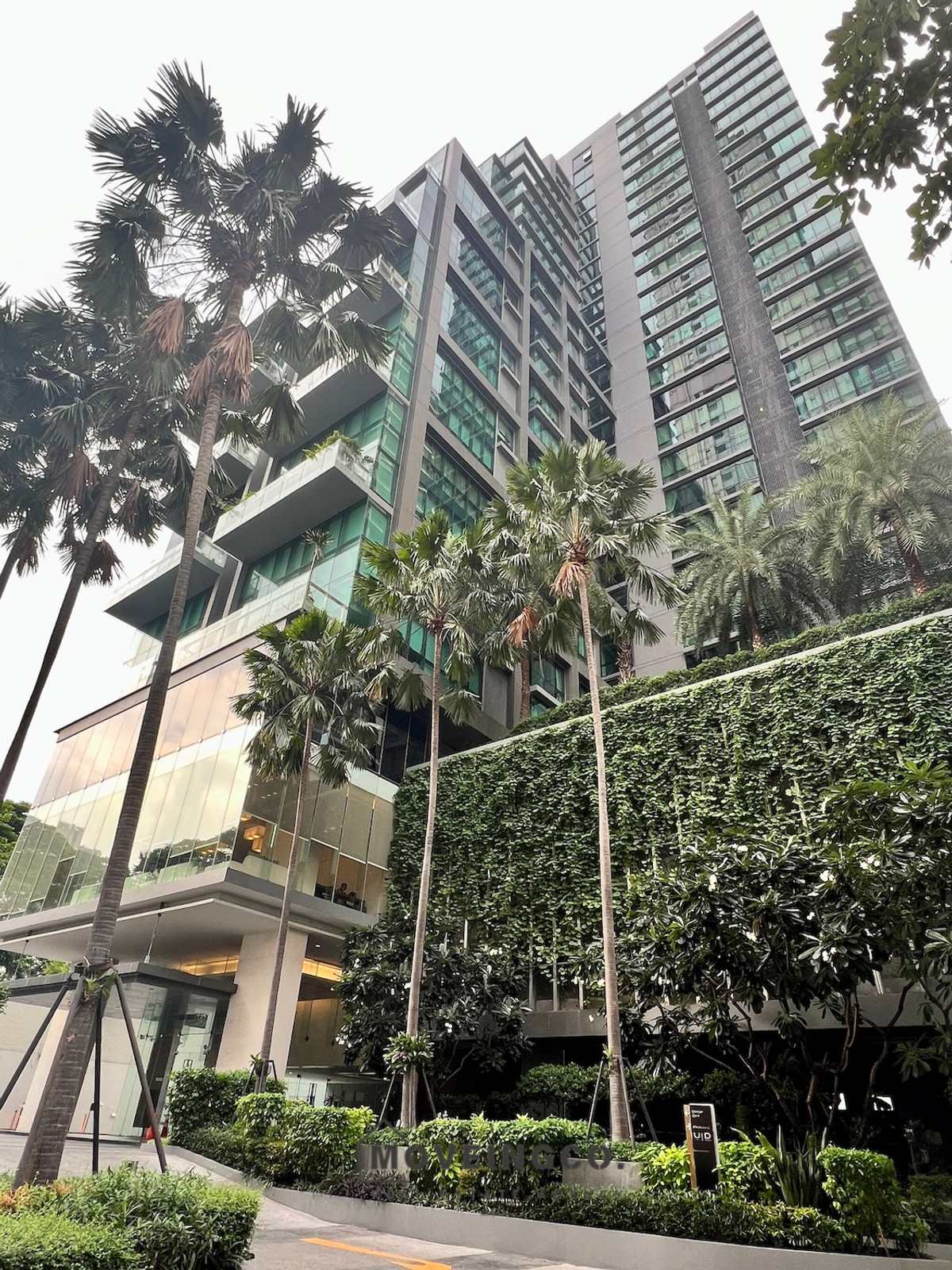 ขายคอนโดสุขุมวิท อโศก ทองหล่อ : คอนโด 2 ห้องนอน ดูแพล็กซ์ มีระเบียง ใกล้รถไฟฟ้าอโศก