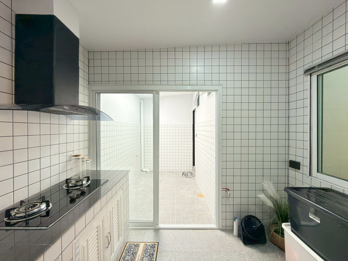 For SaleTownhomePattaya, Bangsaen, Chonburi : Siam Country Club - Soi Phonprapanimit 15 / 2 Bedrooms (FOR SALE) BEWN077