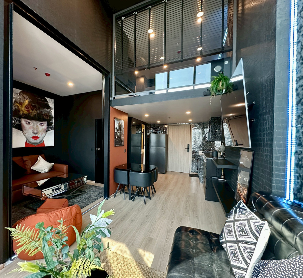 ให้เช่าคอนโดคลองเตย กล้วยน้ำไท : คอนโด พระราม 4 ใกล้ MRTและย่านอโศก | Vertiplex Room | ห้องกว้าง | เฟอร์นิเจอร์ใหม่เอี่ยม