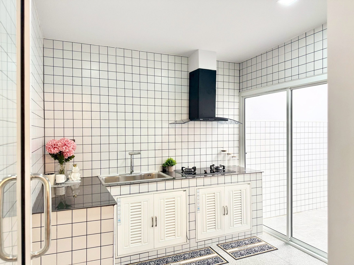 For SaleTownhomePattaya, Bangsaen, Chonburi : Siam Country Club - Soi Phonprapanimit 15 / 2 Bedrooms (FOR SALE) BEWN077