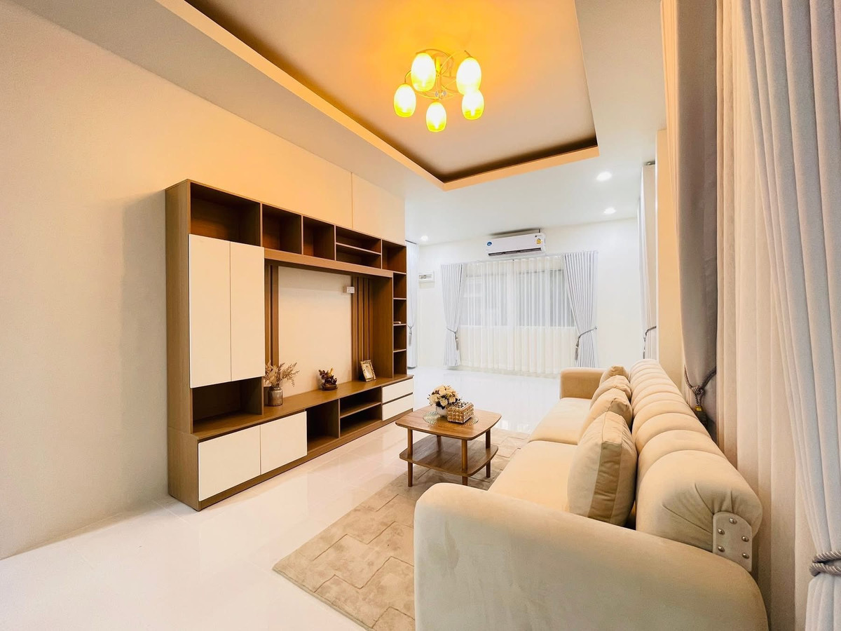 For SaleHousePattaya, Bangsaen, Chonburi : Ratanakorn Village 24 / 2 Bedrooms (FOR SALE) BEWN058