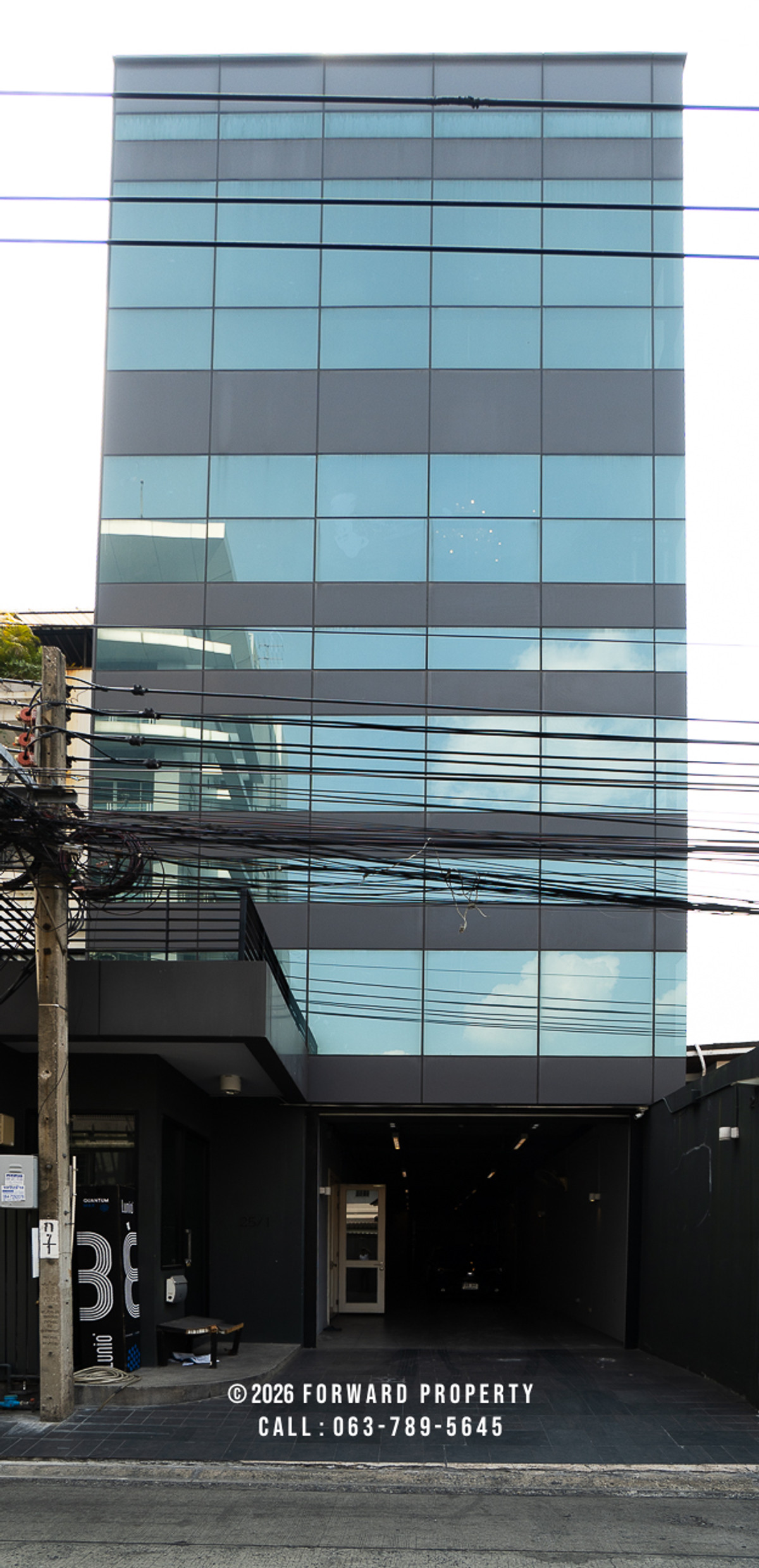 ให้เช่าโฮมออฟฟิศสุขุมวิท อโศก ทองหล่อ : ให้เช่าอาคาร 5 ชั้นทำเลทองหล่อ เหมาะสำหรับอยู่อาศัยหรือทำโฮมออฟฟิศ 