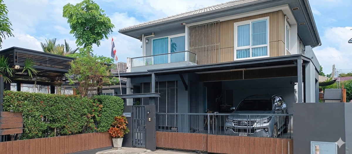 For SaleHouseLadkrabang, Suwannaphum Airport : Manthana Onnut - Wongwaen 4 / 3 Bedrooms (For Sale), Manthana Onnut - Wongwaen / 3 Bedrooms (FOR SALE) POON137