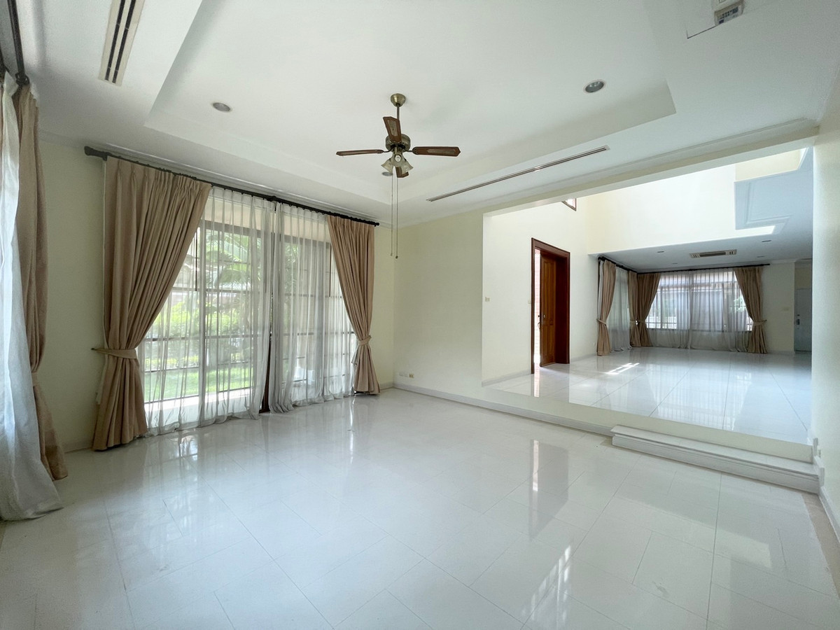 For RentHousePattanakan, Srinakarin : Single house for rent, Phatthanakan-Srinakarin, near Airport link Hua Mak, 5 bedrooms.