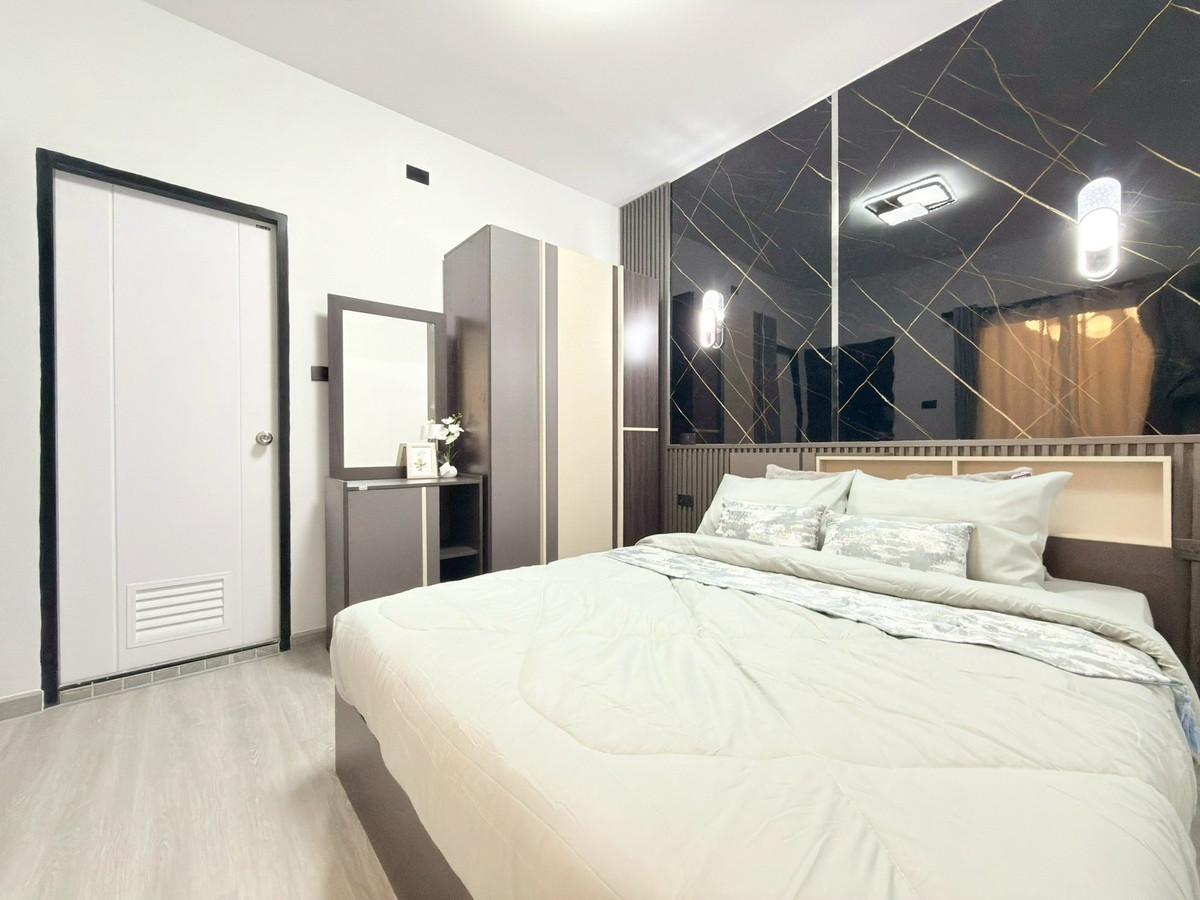 For SaleTownhomePattaya, Bangsaen, Chonburi : Siam Country Club - Soi Phonprapanimit 15 / 2 Bedrooms (FOR SALE) BEWN077