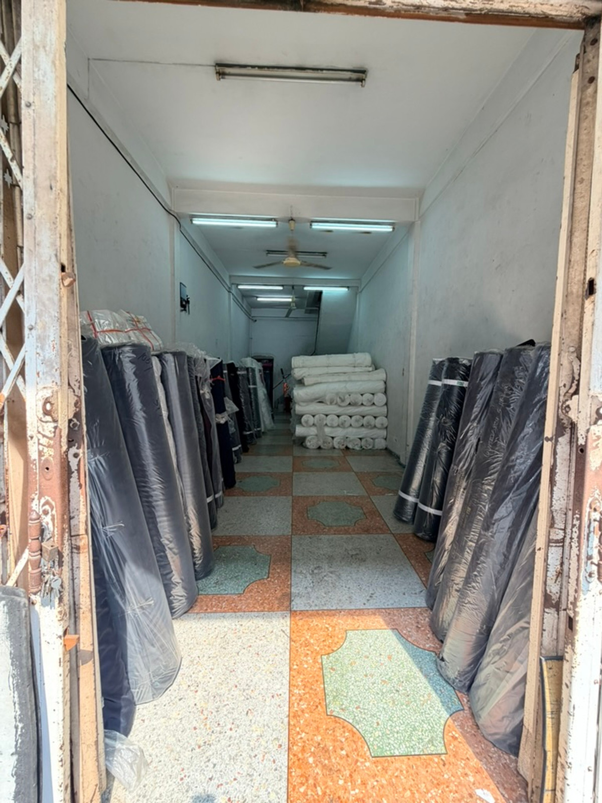 ขายอาคารพาณิชย์วงเวียนใหญ่ เจริญนคร : ขาย อาคารพาณิชย์ 4 ชั้น 13.3 ตารางวา ซ.สมเด็จเจ้าพระยา6 พื้นที่กรุงเทพฯชั้นใน