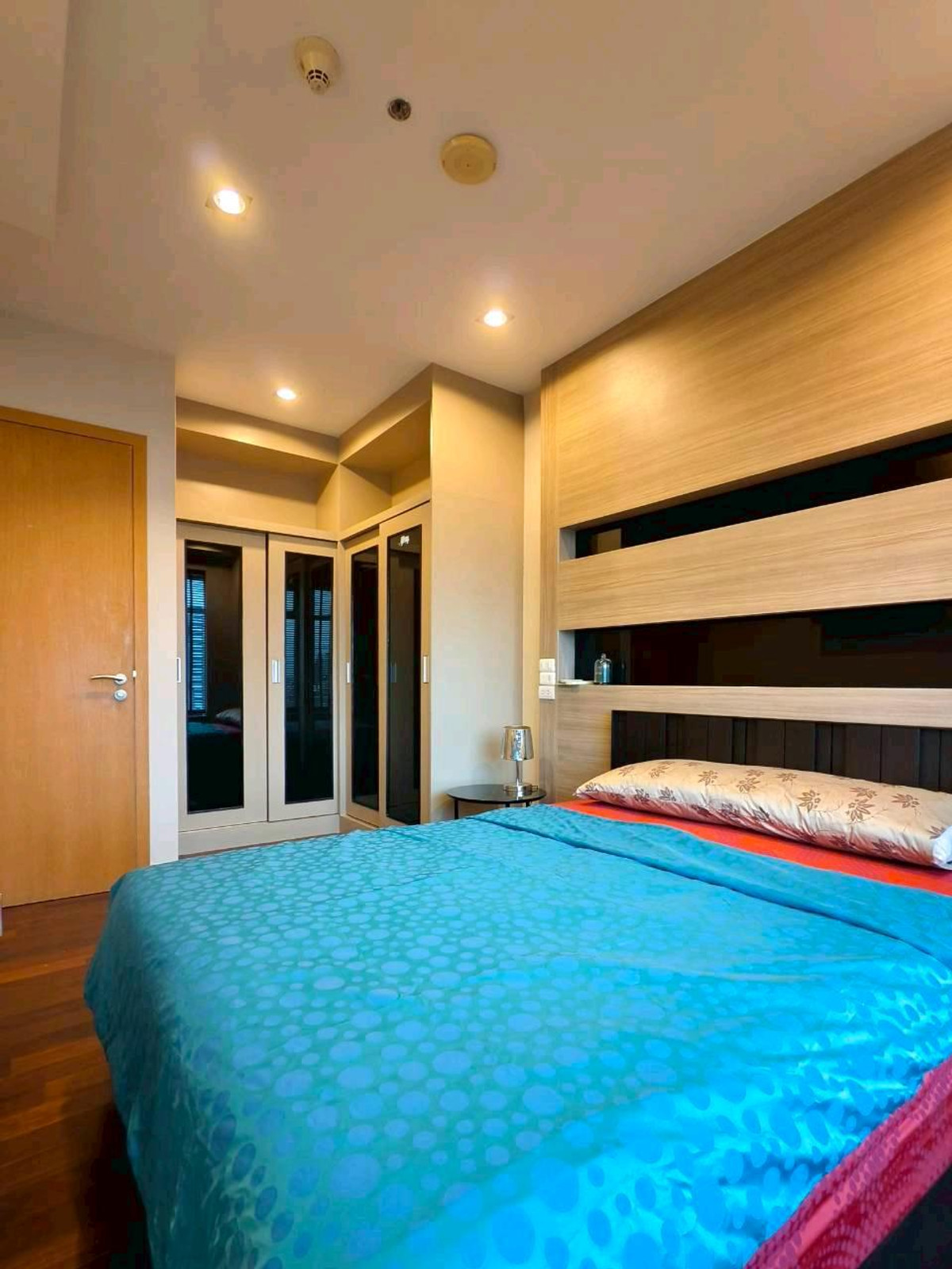 ขายคอนโดพระราม 9 เพชรบุรีตัดใหม่ RCA : ขาย​ Circle Condominium 47 ตร.ม. ใกล้ MRT เพชรบุรี ห้องใหญ่​ วิวโล่ง​ ชั้นสูง