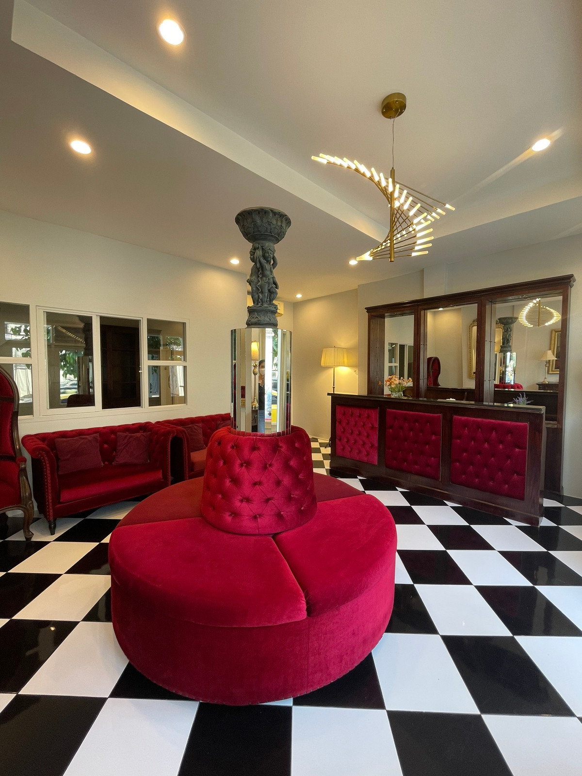 For RentShop HousePattanakan, Srinakarin : 3-storey commercial building for rent, next to Krungthep Kreetha Road, Soi 7, size 26 square meters, upper floor has 5 bedrooms, suitable for doing business. Beauty Clinic, Spa / Wellness, Full Service Beauty Salon Homey style cafe