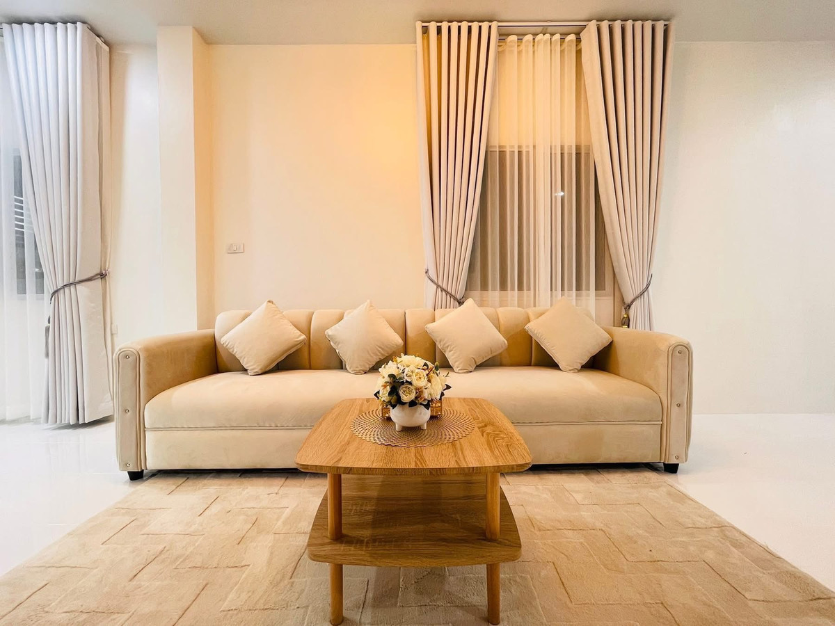 For SaleHousePattaya, Bangsaen, Chonburi : Ratanakorn Village 24 / 2 Bedrooms (FOR SALE) BEWN058