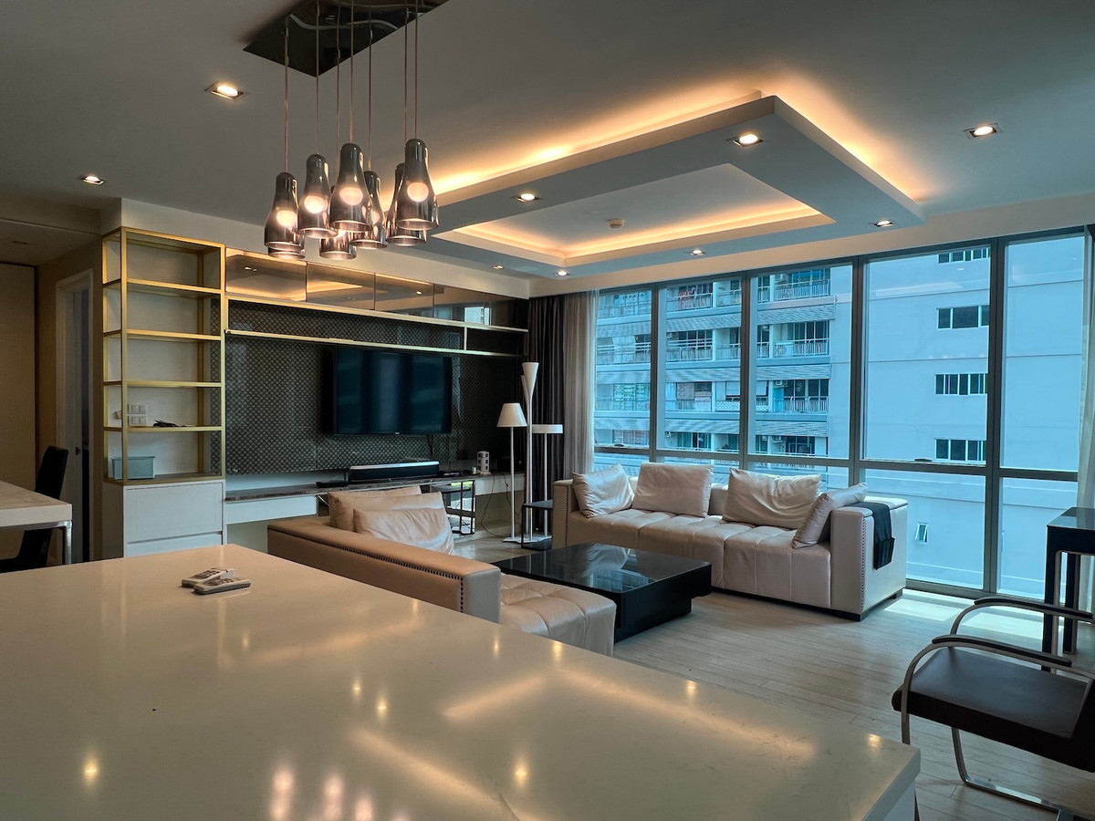 ขายคอนโดสุขุมวิท อโศก ทองหล่อ : คอนโด 2 ห้องนอน ดูแพล็กซ์ มีระเบียง ใกล้รถไฟฟ้าอโศก