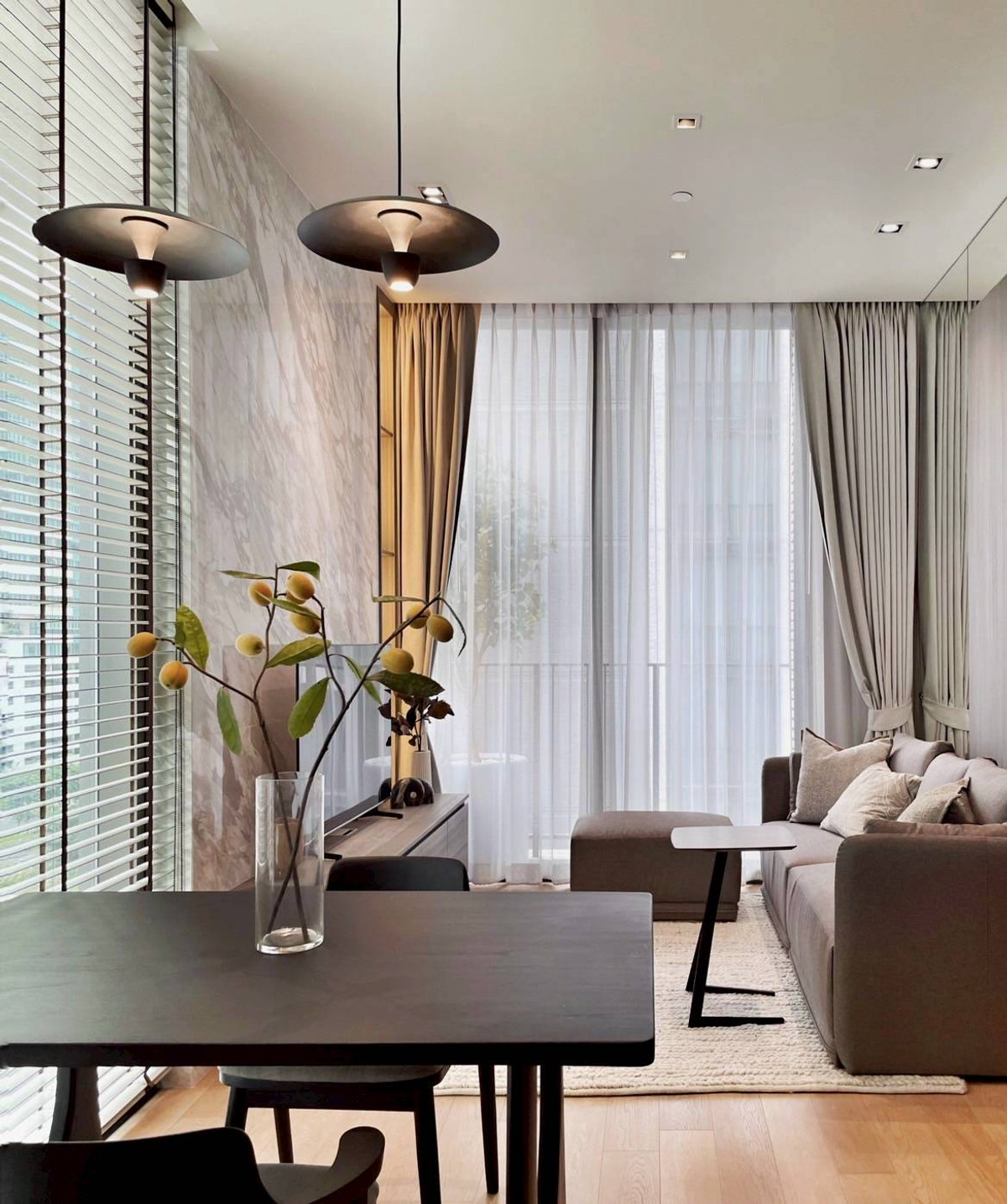 For RentCondoWitthayu, Chidlom, Langsuan, Ploenchit : SL028/Luxury condo for rent 28 CHIDLOM, corner room, good view, fully furnished, near BTS Chidlom, ready to move in.