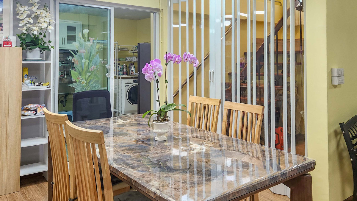 ขายบ้านเชียงใหม่ : บ้านเดี่ยว 2 ชั้น ปรับปรุงใหม่ พร้อมเข้าอยู่ ย่านวัดเกต