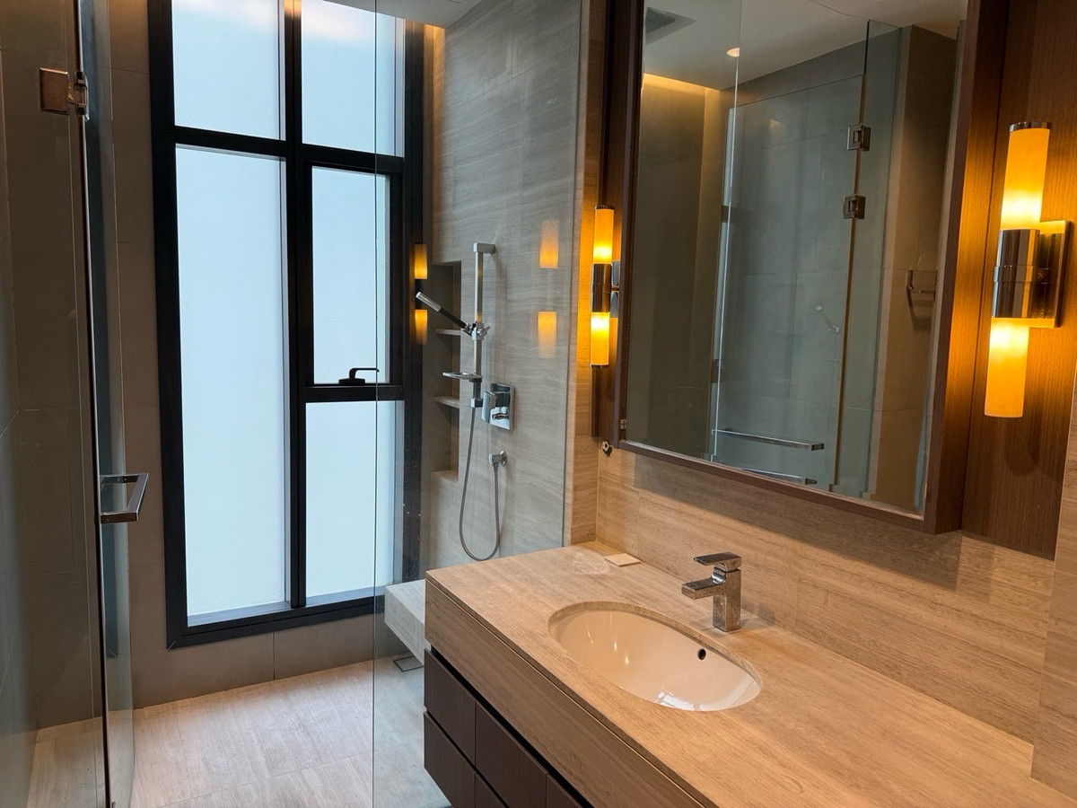 ให้เช่าคอนโดสาทร นราธิวาส : The Diplomat Sathorn. for rent 0816037454