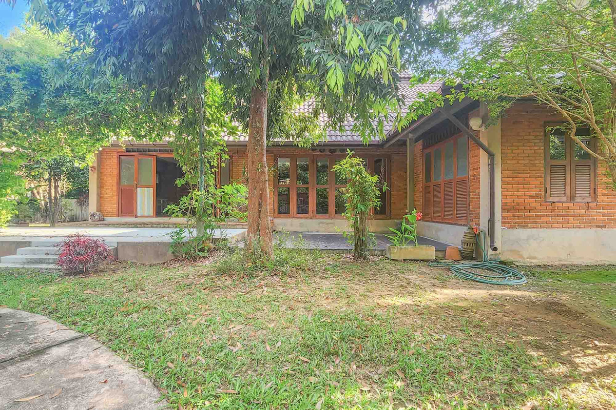 ขายบ้านเชียงใหม่ : บ้านรีสอร์ตหลายหลัง บนที่ดินขนาดใหญ่ ร่มรื่น ใกล้สนามบิน หนองควาย, เชียงใหม่