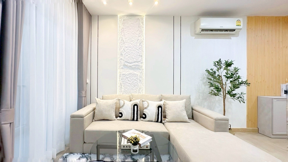 For SaleCondoLadprao101, Happy Land, The Mall Bang Kapi : <<Happy Condo>> You can raise animals without having to sneak them. Close to the BTS only 2 kilometers, close to The Mall, next to the expressway, very affordable price.